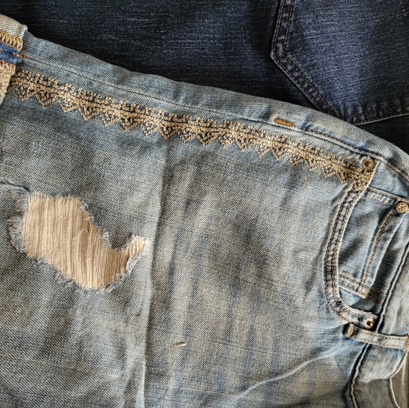 Lot of women's size 10 denim. - Picture 9 of 14